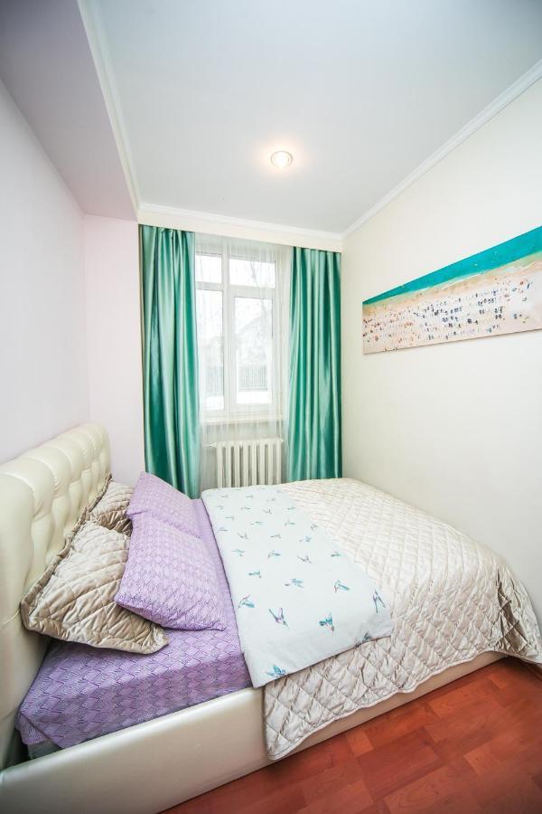 Apartment Ploshchad Pobedy 3 Komnaty Minsk Exterior photo